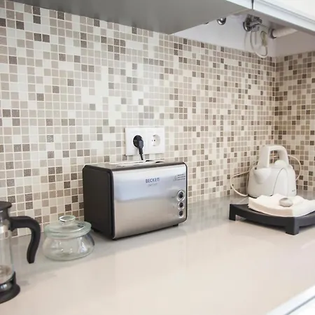 024 C - Tiles House *